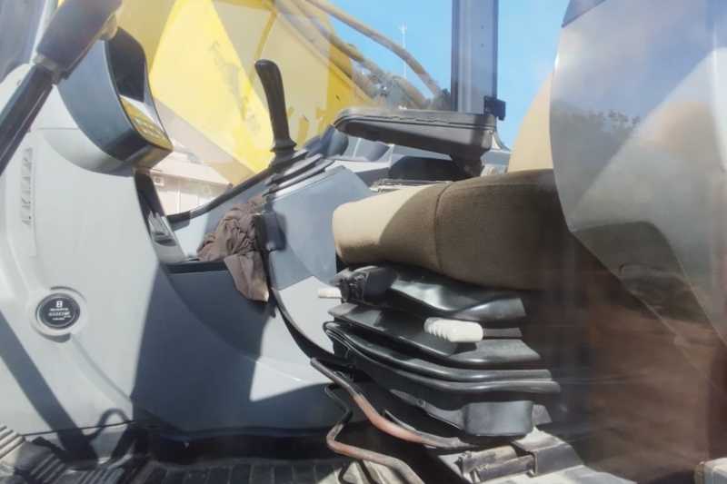 OmecoHub - Immagine NEW HOLLAND E245B